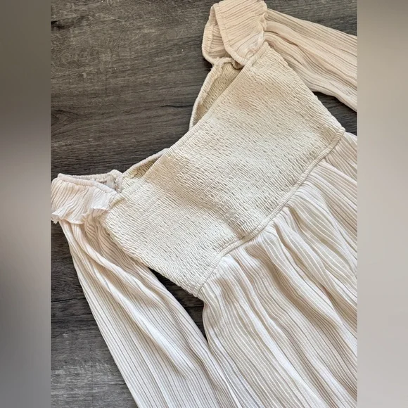 Chic‎ Cream Long Sleeve Women's Dress - Picture 5 of 6